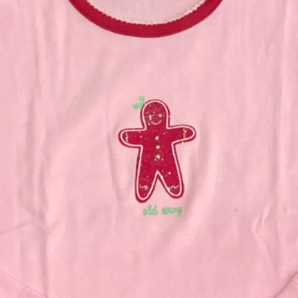 NWOT OLD NAVY Size 16 Pink Long Sleeve Tee w/Burgundy Glittered Gingerbread Man
